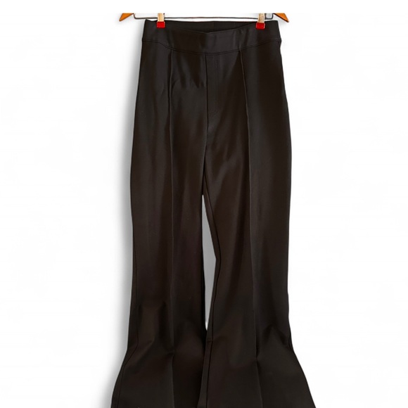 SPANX Super Smooth Pointe Flare Pant Black Excellent Size M Regular - Picture 2 of 9